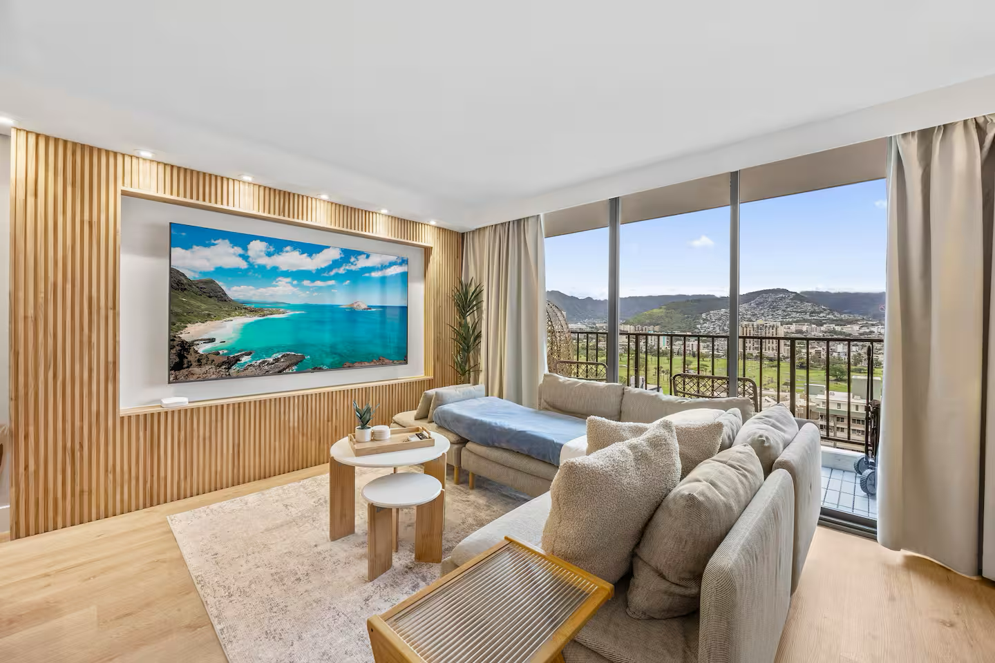 25F-Stunning & Upscale-Mountain View-1BR/Parking!