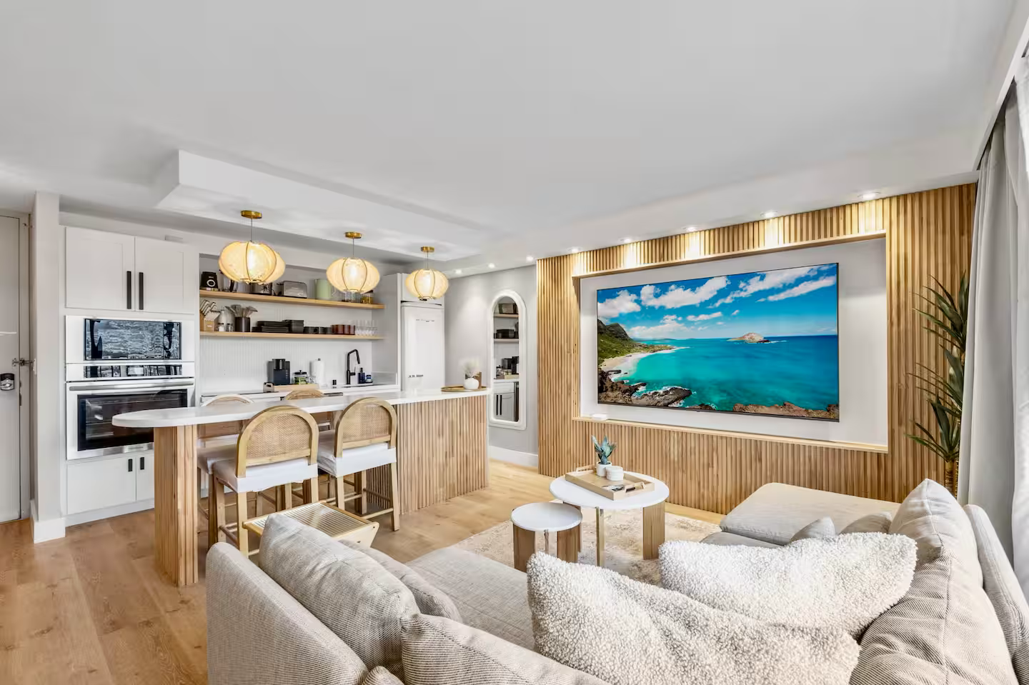 25F-Stunning & Upscale-Mountain View-1BR/Parking!