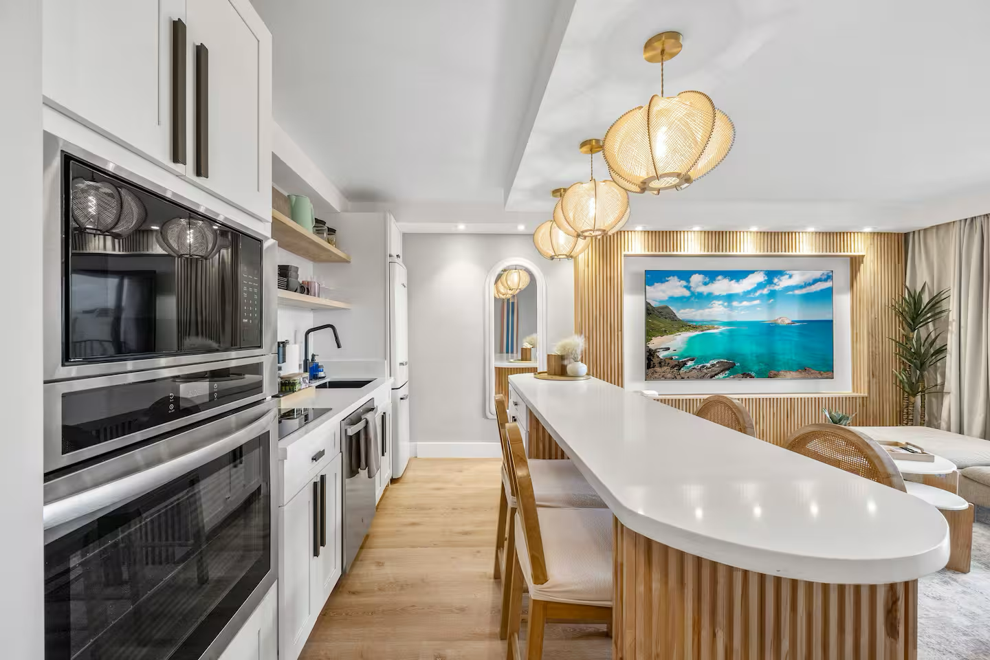 25F-Stunning & Upscale-Mountain View-1BR/Parking!