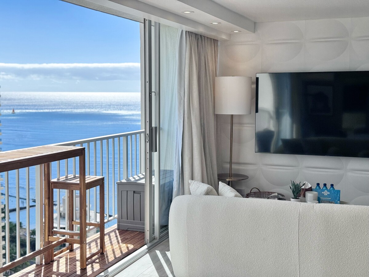 32F-Penthouse Pacific Monarch Studio-Ocean View