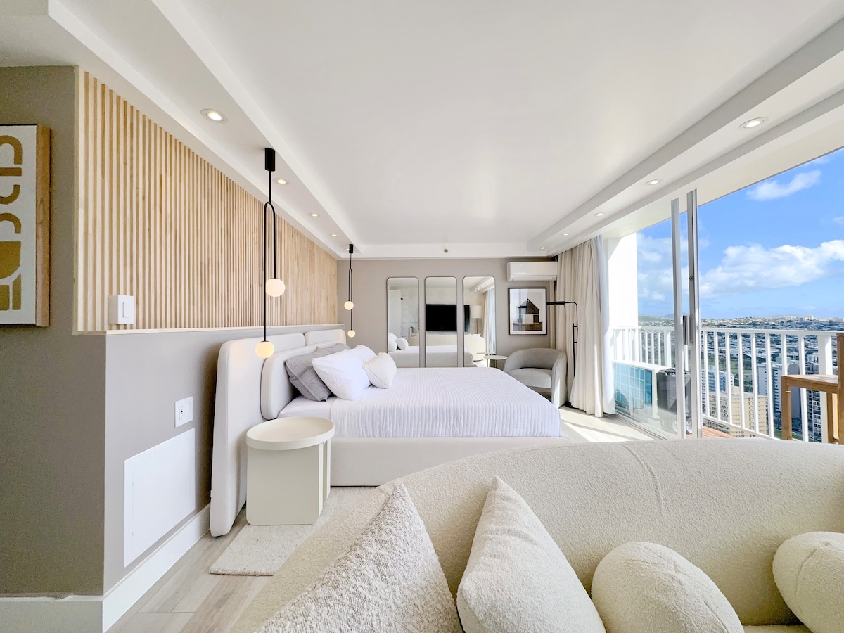 32F-Penthouse Pacific Monarch Studio-Ocean View