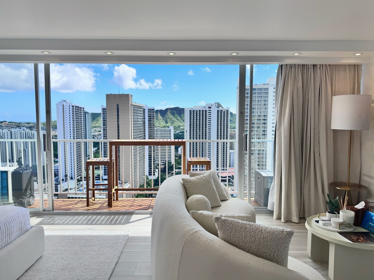 32F-Penthouse Pacific Monarch Studio-Ocean View