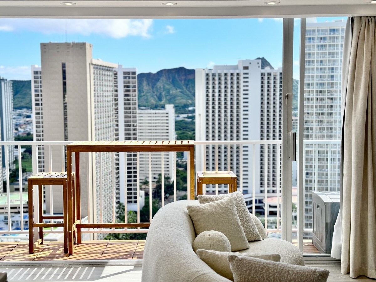 32F-Penthouse Pacific Monarch Studio-Ocean View