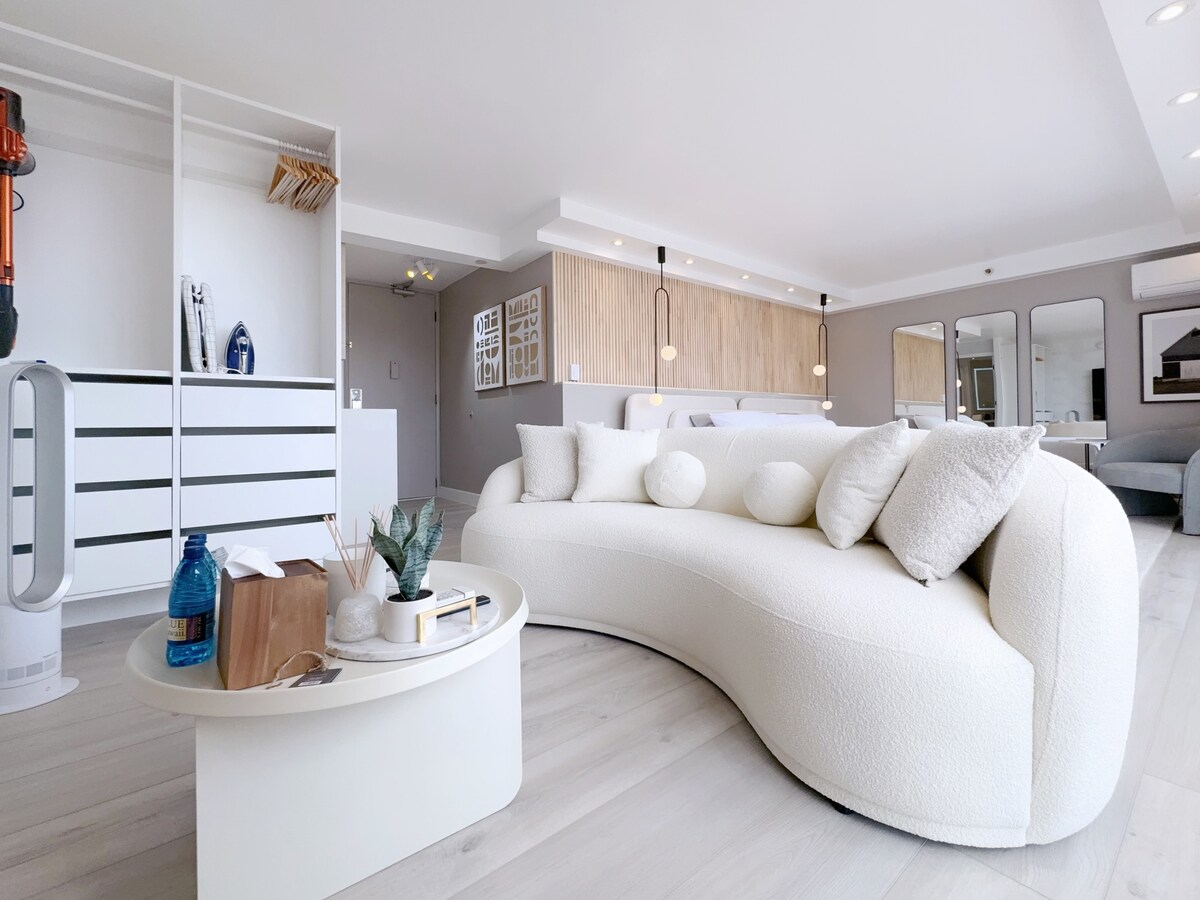 32F-Penthouse Pacific Monarch Studio-Ocean View