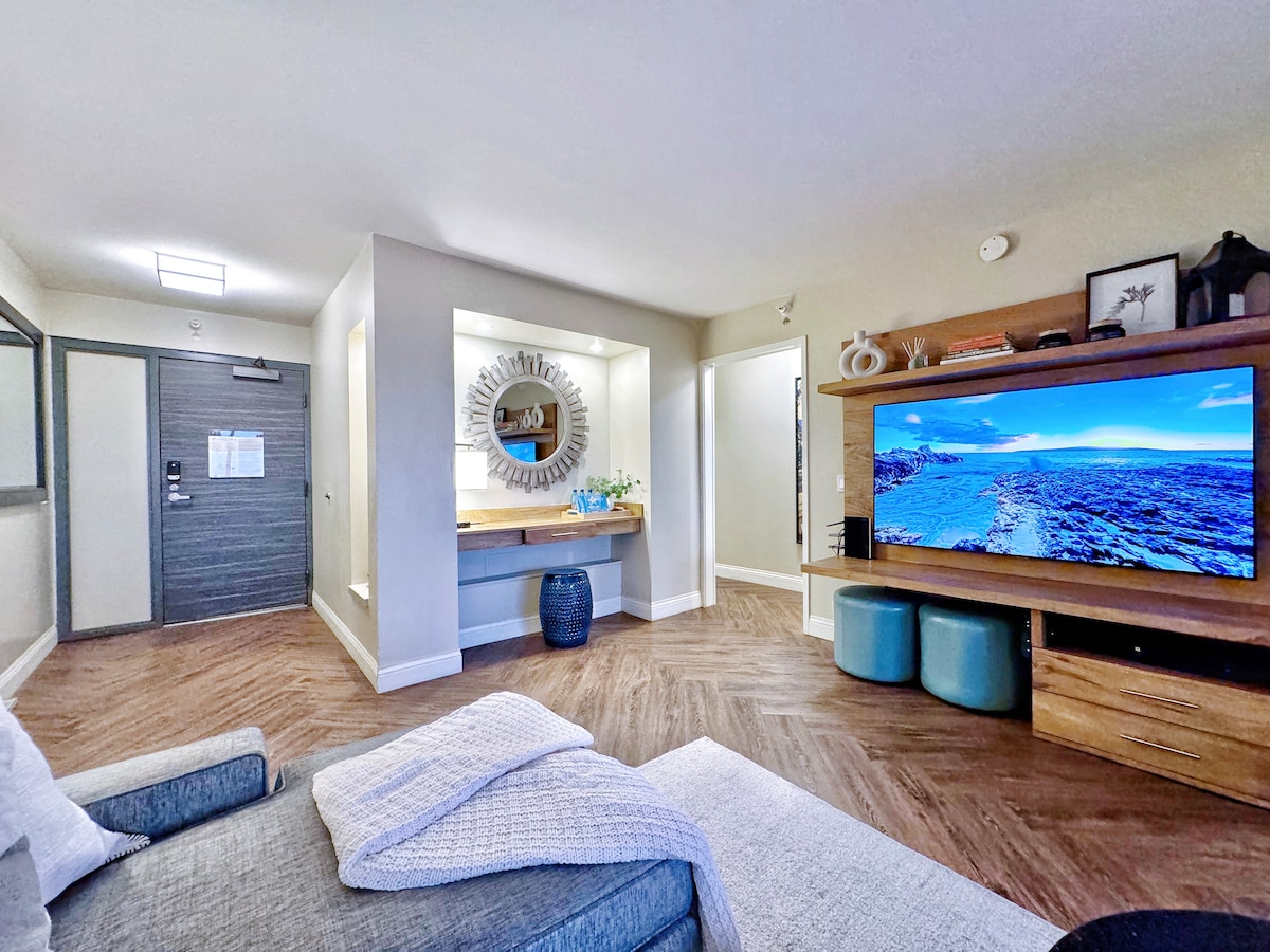 Luxury Oceanfront-Waikiki Beach- 2BR/2BTH/Parking