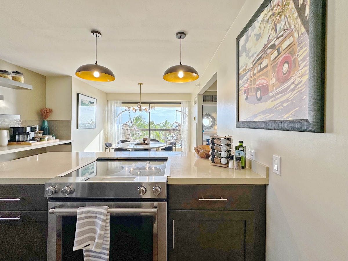 Luxury Oceanfront-Waikiki Beach- 2BR/2BTH/Parking