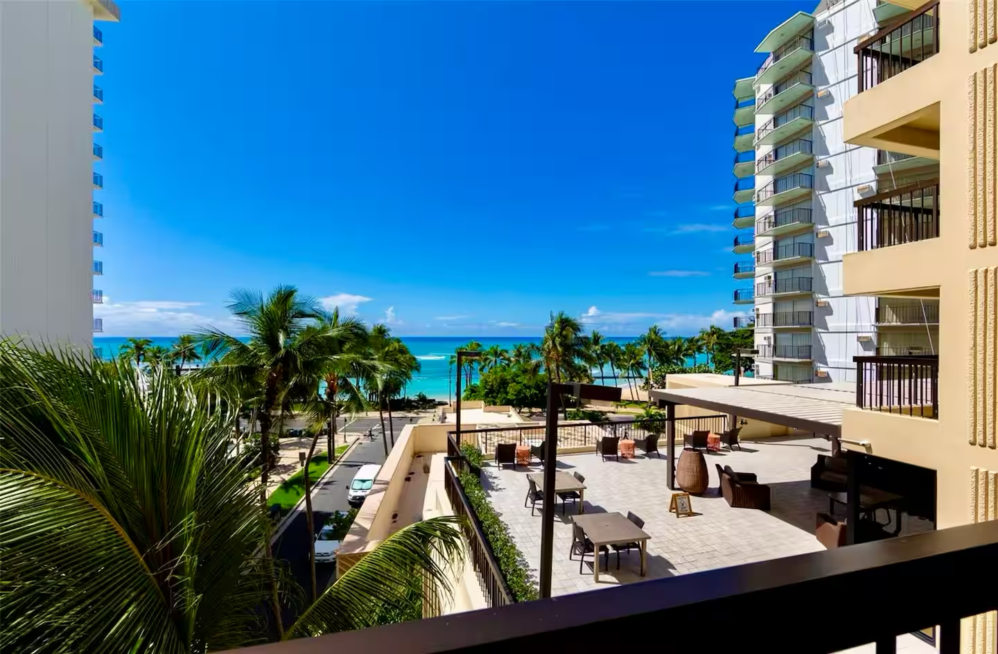 Luxury Oceanfront-Waikiki Beach- 2BR/2BTH/Parking