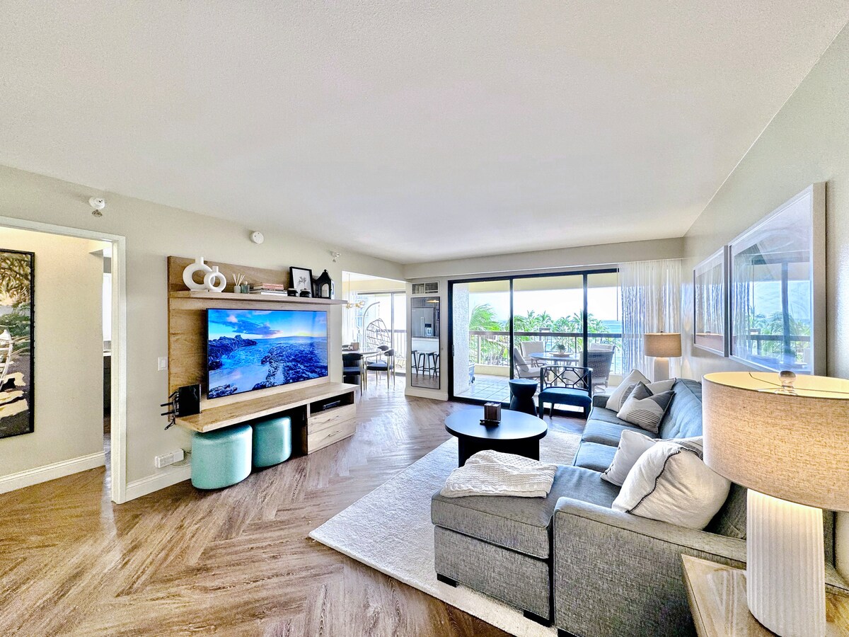 Luxury Oceanfront-Waikiki Beach- 2BR/2BTH/Parking