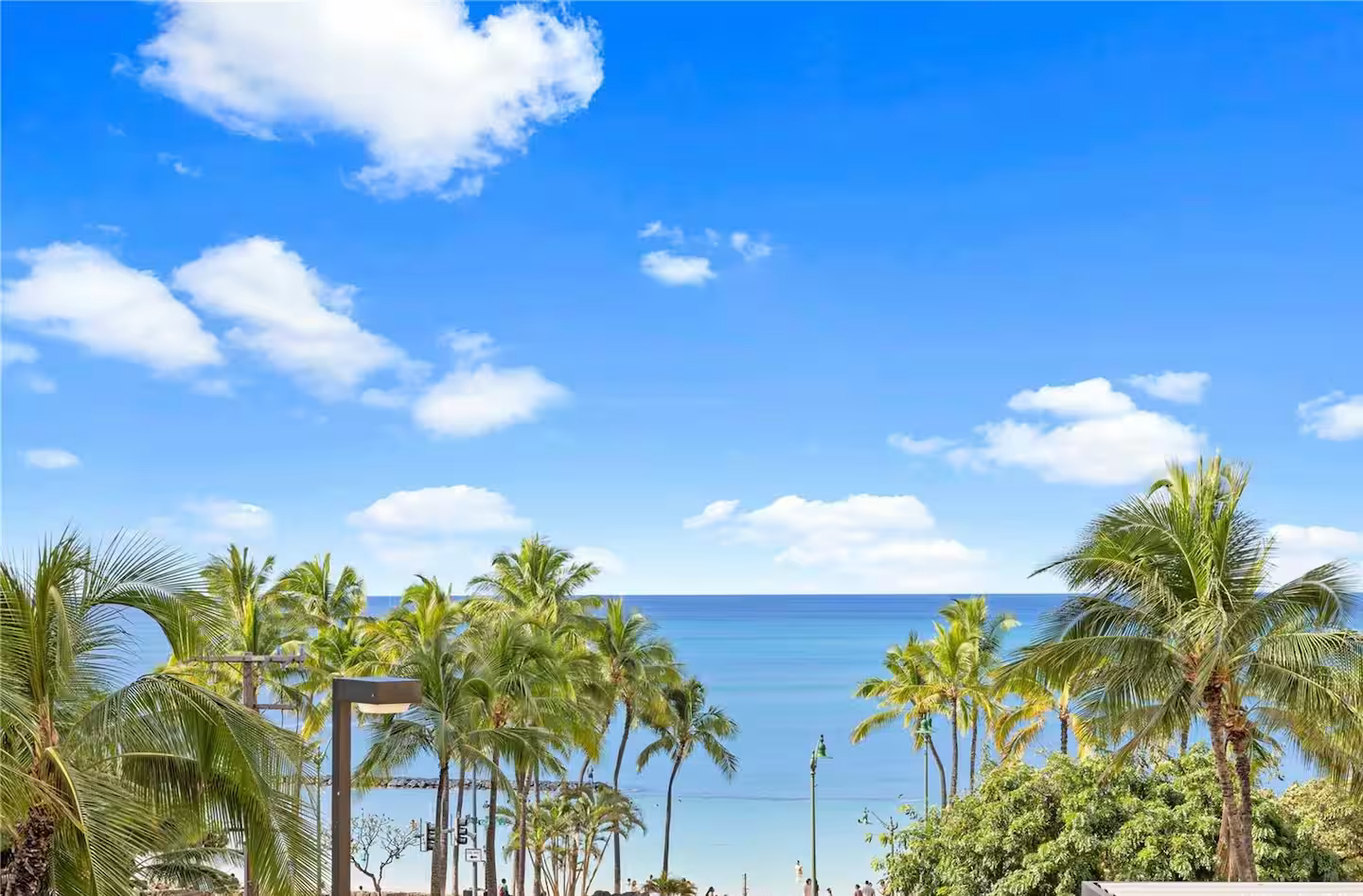 Luxury Oceanfront-Waikiki Beach- 2BR/2BTH/Parking