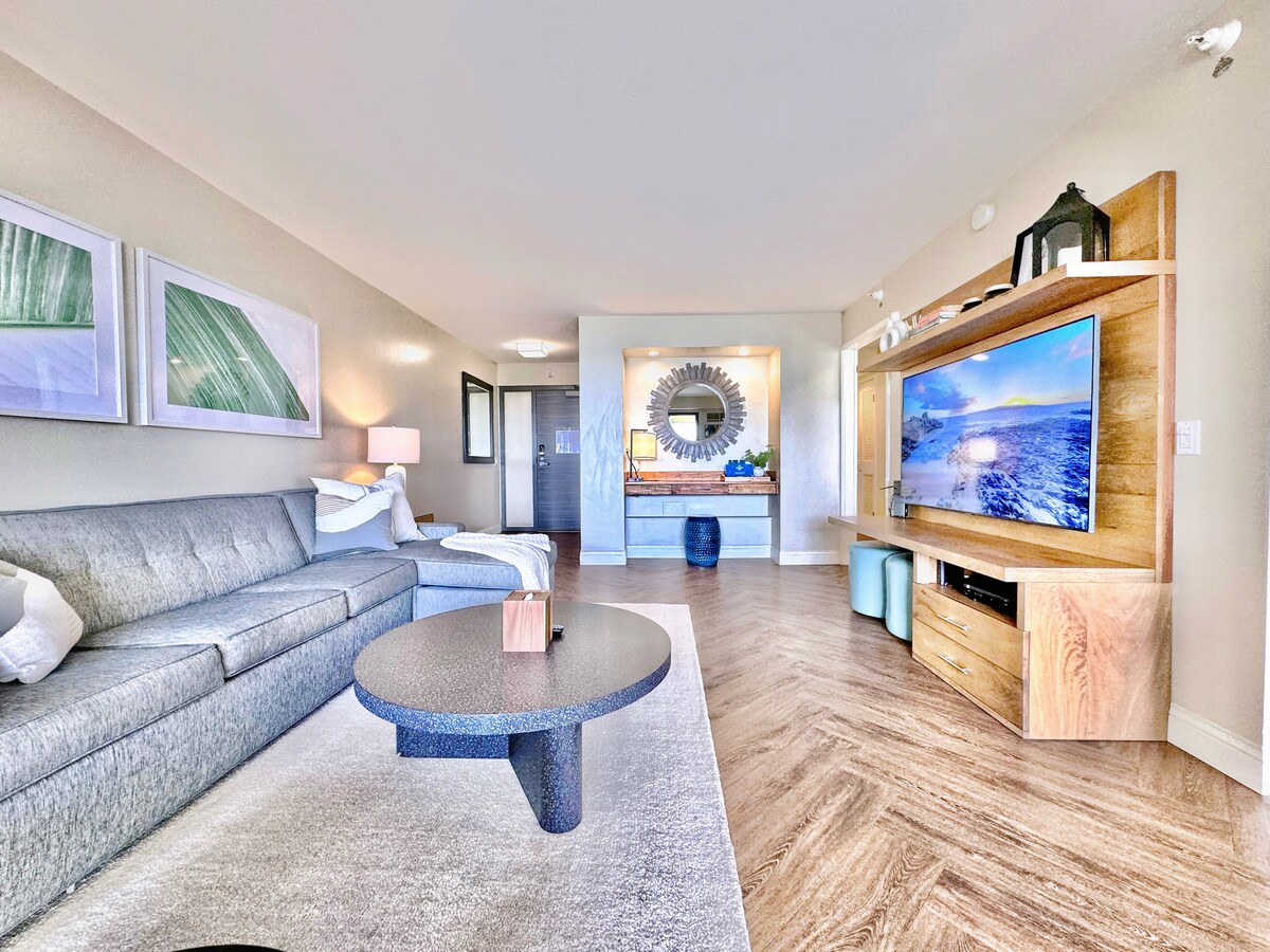 Luxury Oceanfront-Waikiki Beach- 2BR/2BTH/Parking