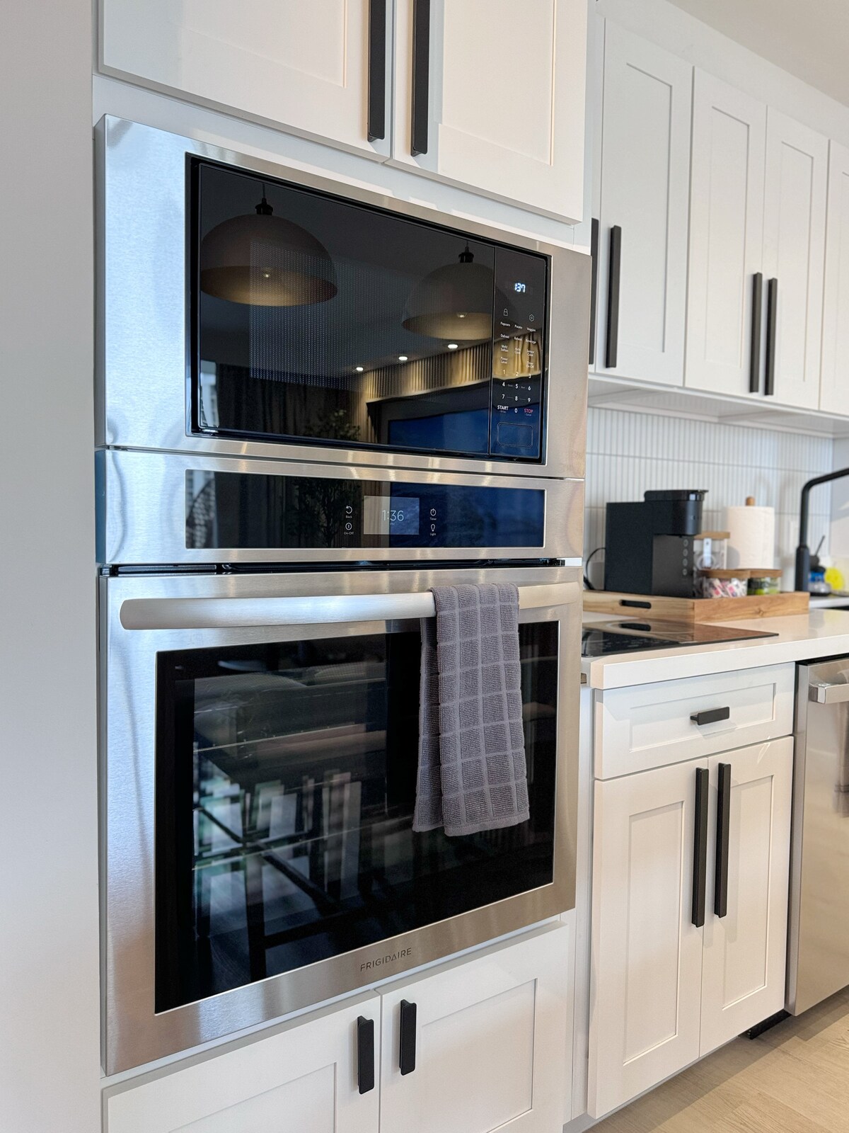Upscale Ultra Modern Renovated 1BR+Free Parking!