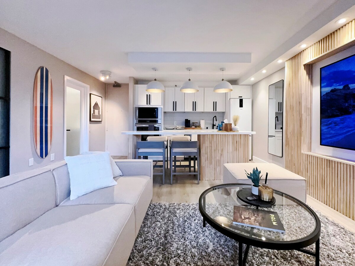 Upscale Ultra Modern Renovated 1BR+Free Parking!