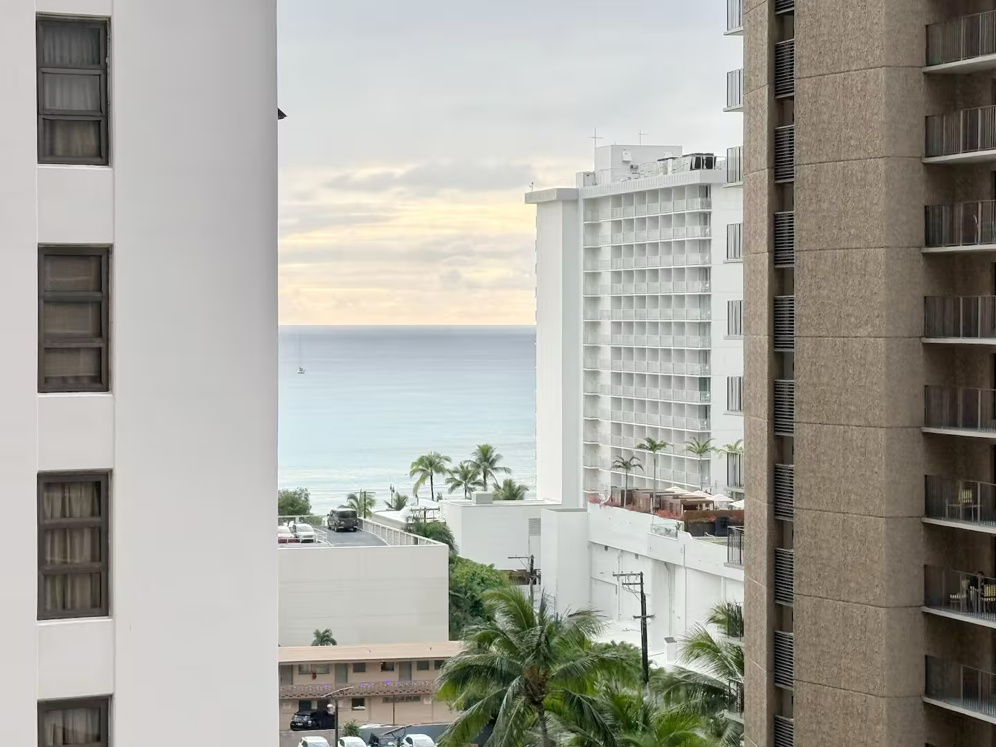 Upscale Ultra Modern Renovated 1BR+Free Parking!