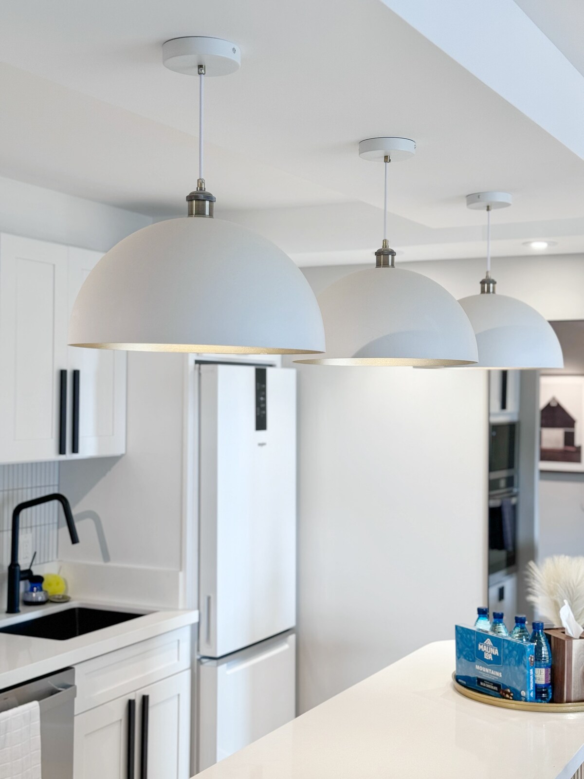 Upscale Ultra Modern Renovated 1BR+Free Parking!