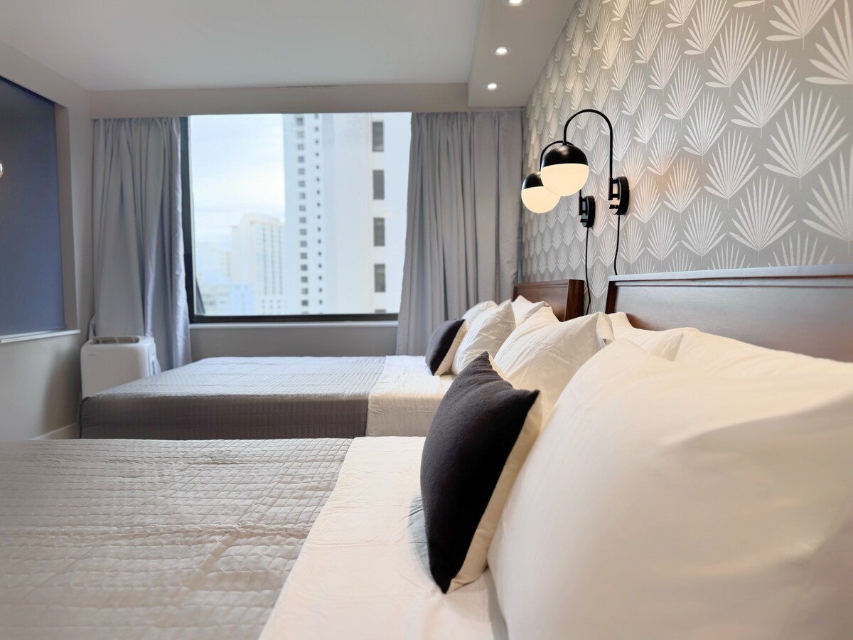 Upscale Ultra Modern Renovated 1BR+Free Parking!