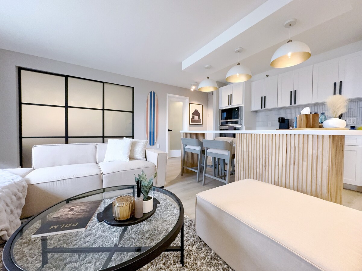 Upscale Ultra Modern Renovated 1BR+Free Parking!