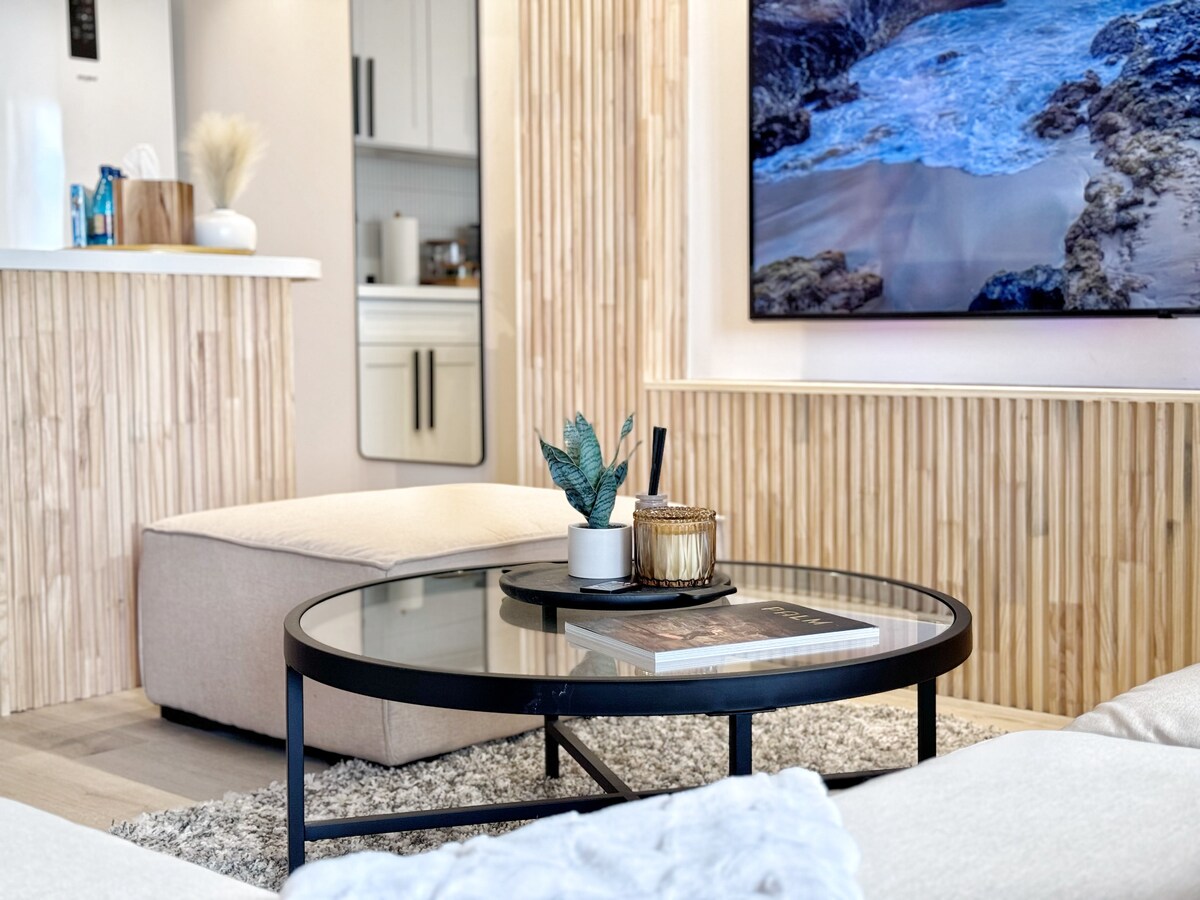 Upscale Ultra Modern Renovated 1BR+Free Parking!