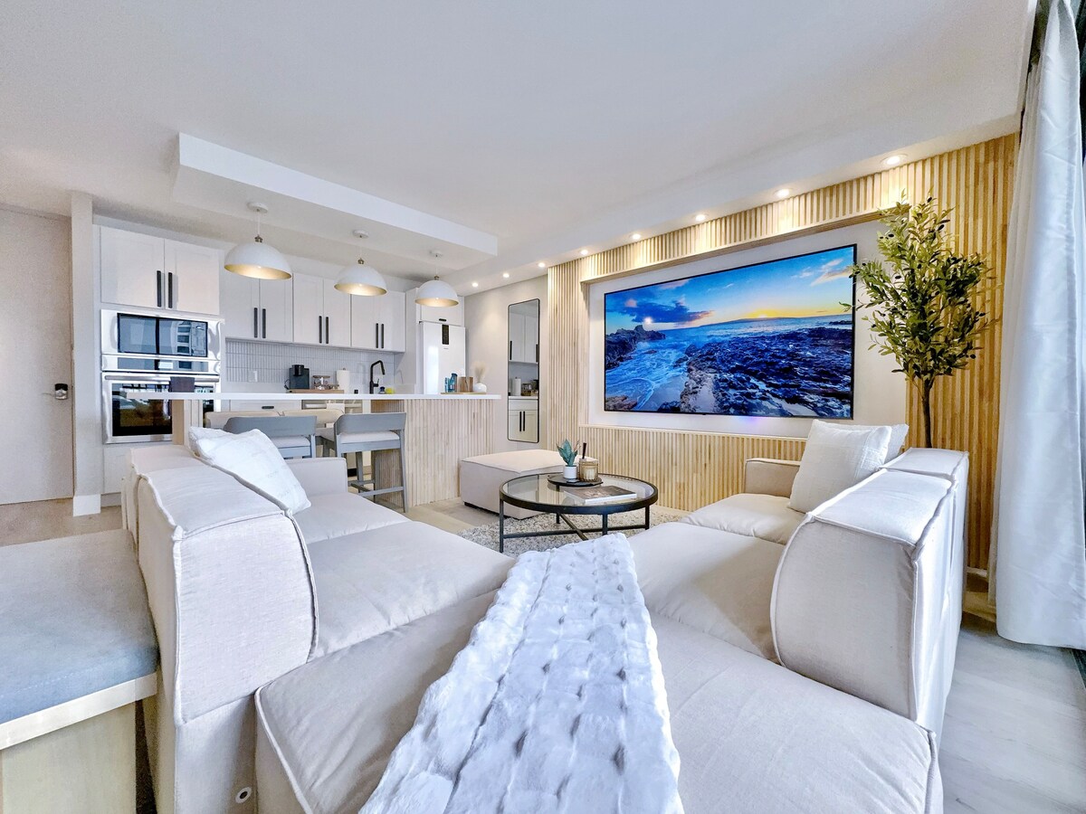 Upscale Ultra Modern Renovated 1BR+Free Parking!