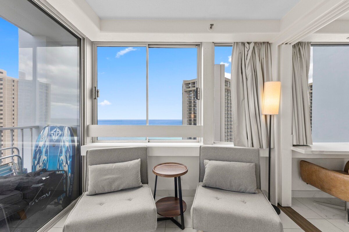 32nd FL-2BR Ocean View Penthouse-Waikiki Beach