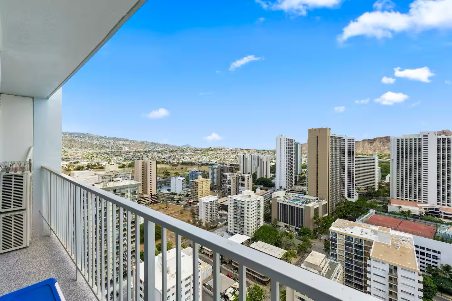 32nd FL-2BR Ocean View Penthouse-Waikiki Beach