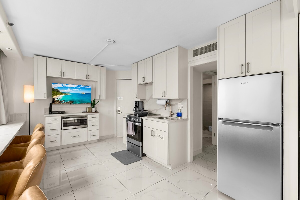 32nd FL-2BR Ocean View Penthouse-Waikiki Beach