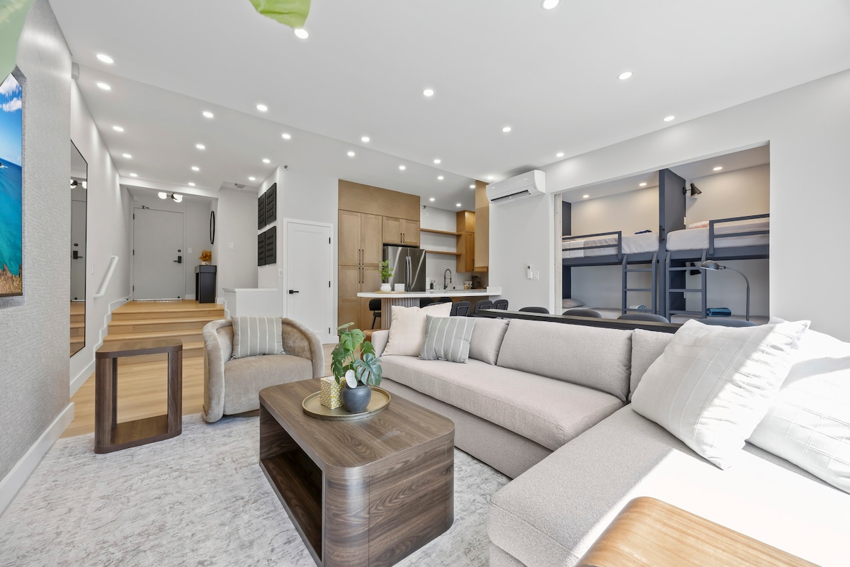 11F-Spectacular Condo w/300sqft Patio and Parking!