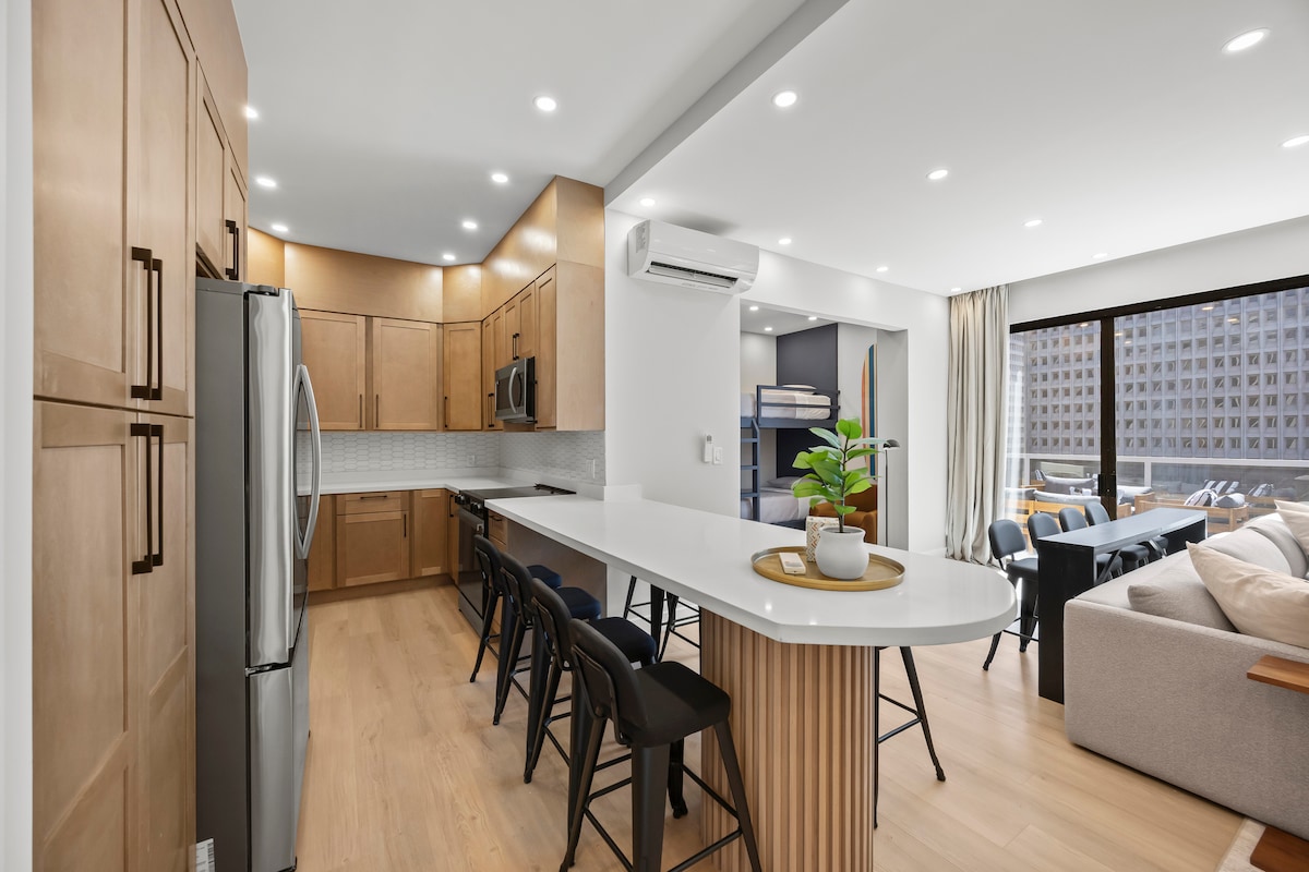 11F-Spectacular Condo w/300sqft Patio and Parking!