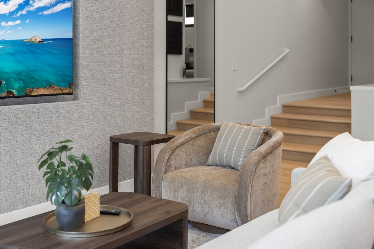 11F-Spectacular Condo w/300sqft Patio and Parking!