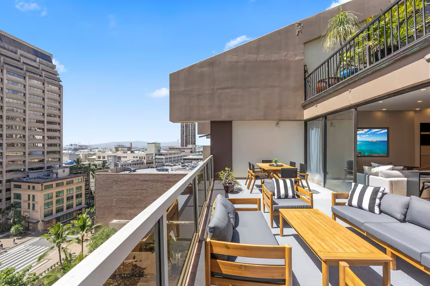 11F-Spectacular Condo w/300sqft Patio and Parking!