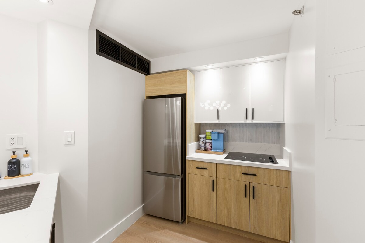 22FL-Financial District-Harbor View-1BR w/Parking