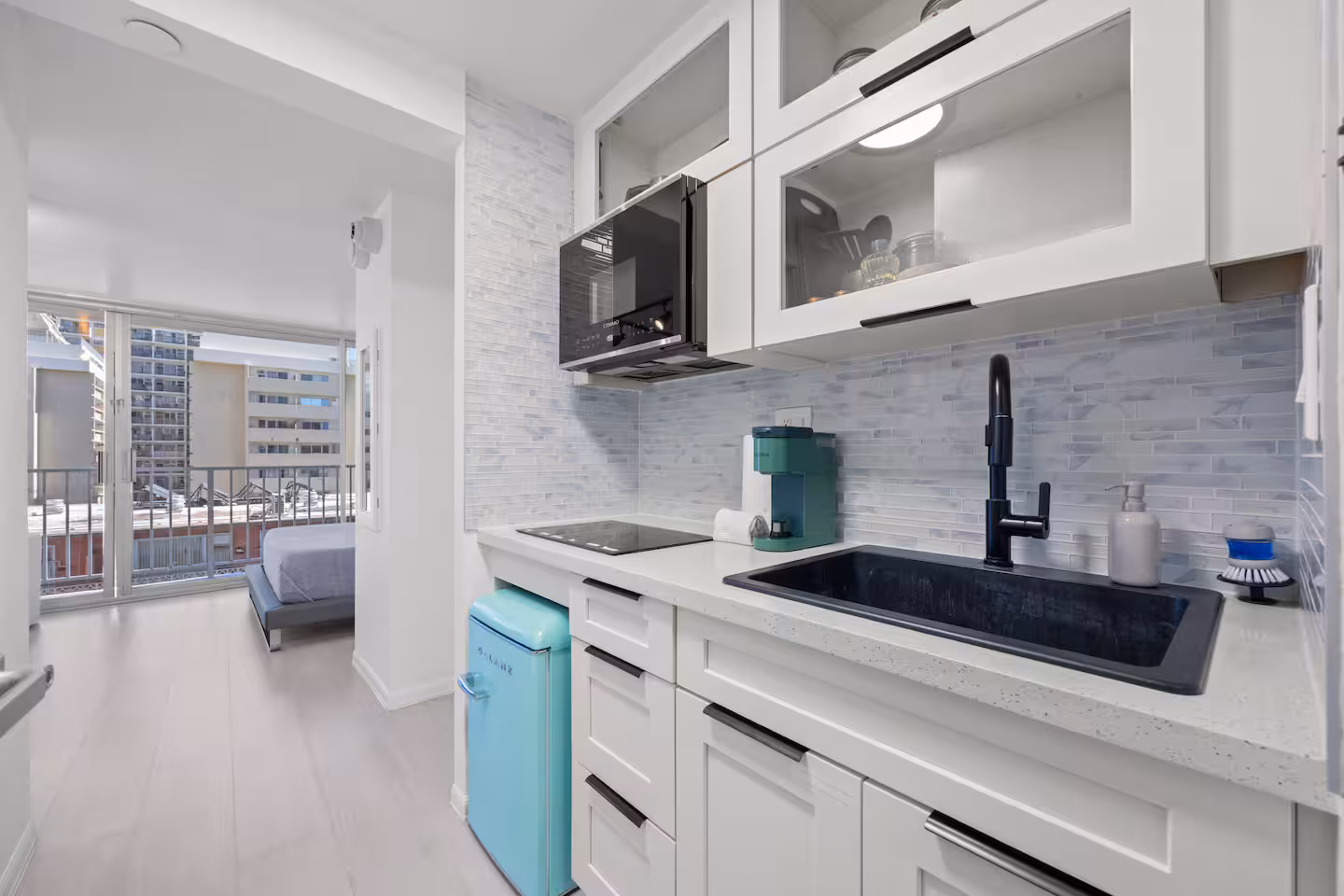 Stunning & Elegant Waikiki Studio *NEAR BEACH! *