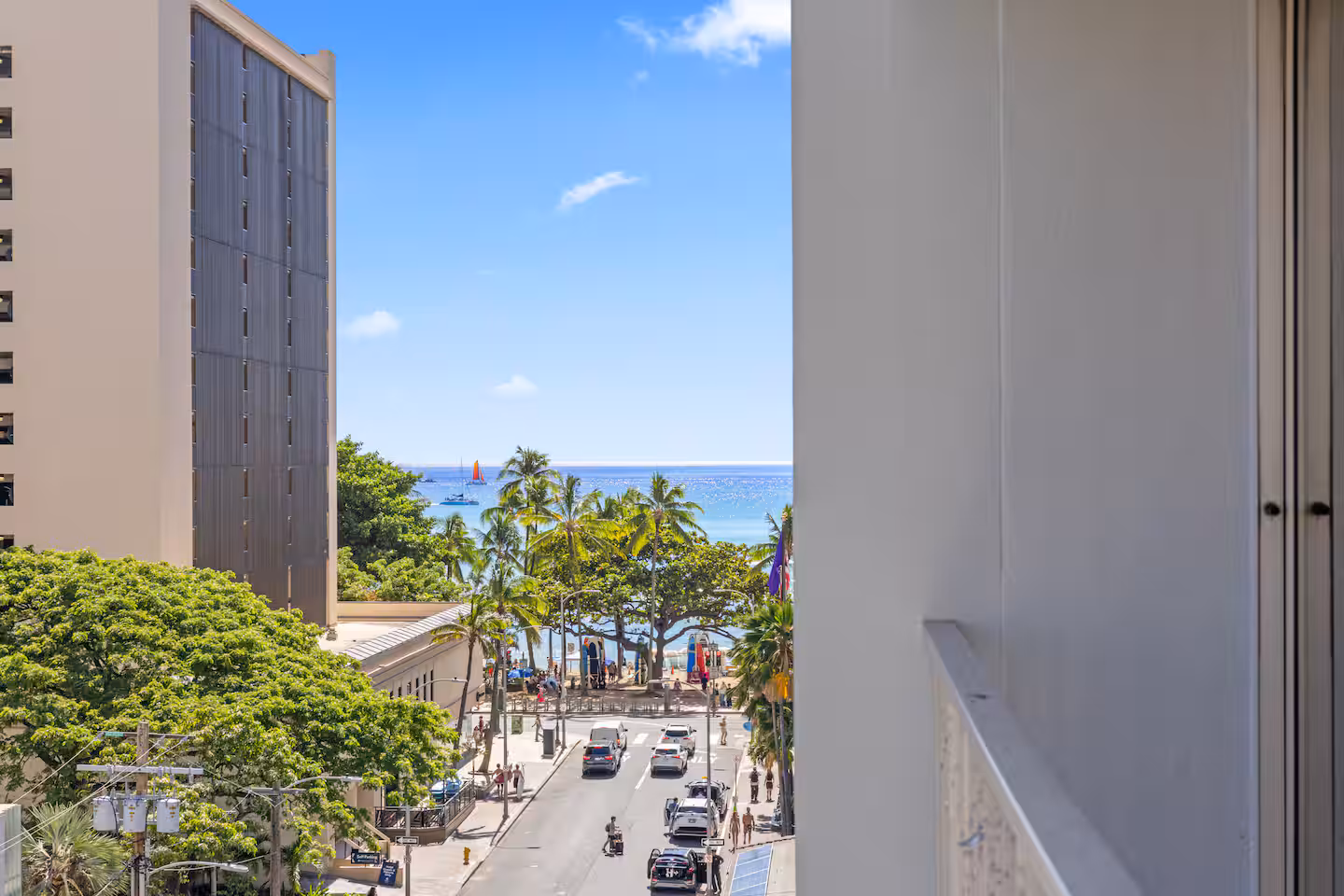 Stunning & Elegant Waikiki Studio *NEAR BEACH! *