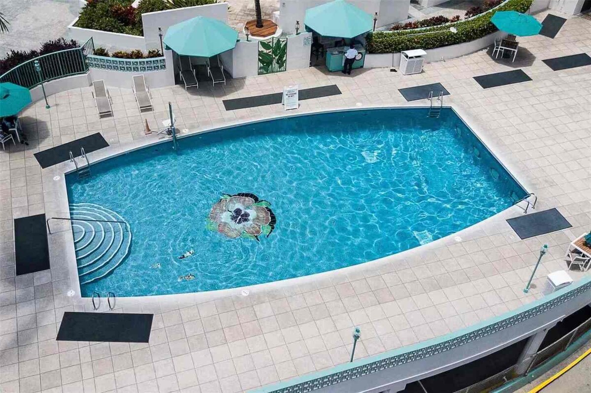 Beautiful Ilikai Condo with City and Ocean Views