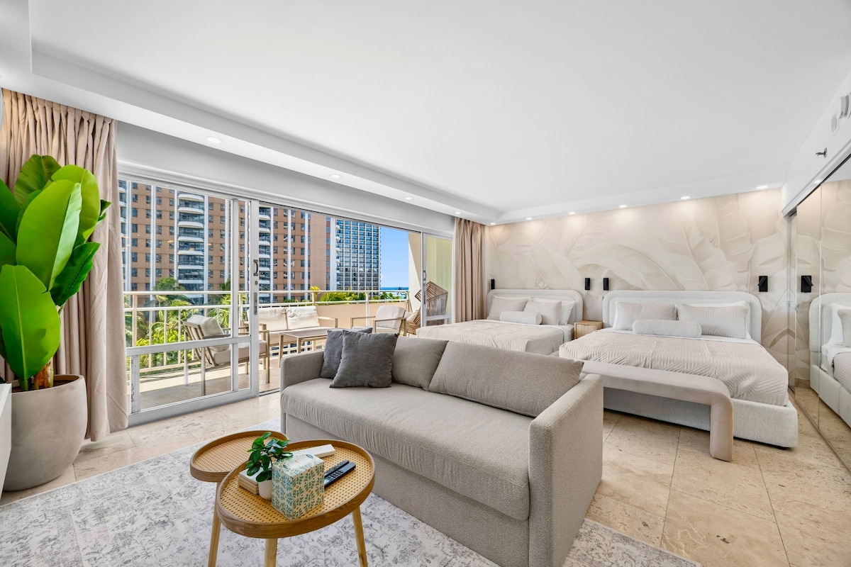 Beautiful Ilikai Condo with City and Ocean Views