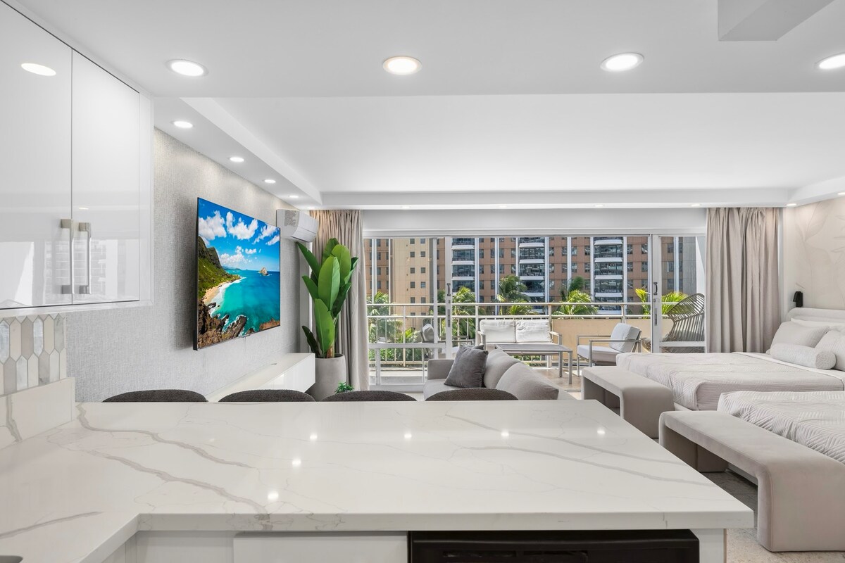 Beautiful Ilikai Condo with City and Ocean Views