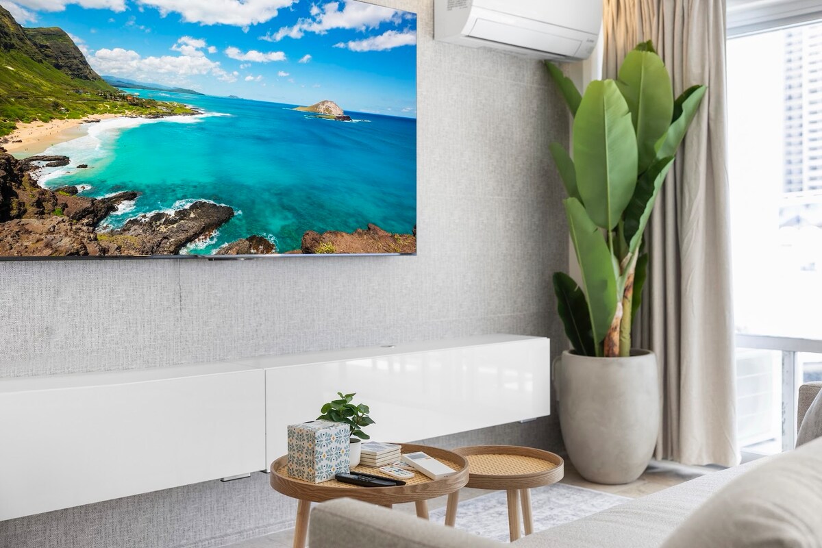 Beautiful Ilikai Condo with City and Ocean Views