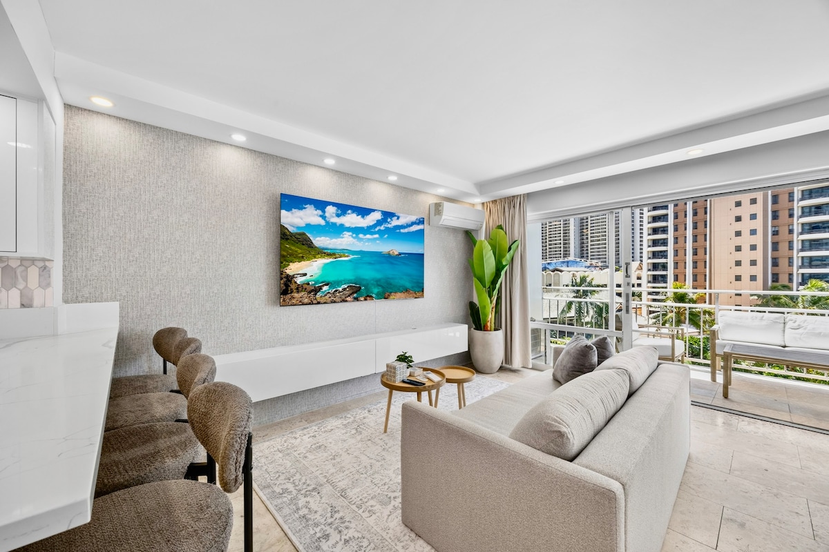 Beautiful Ilikai Condo with City and Ocean Views