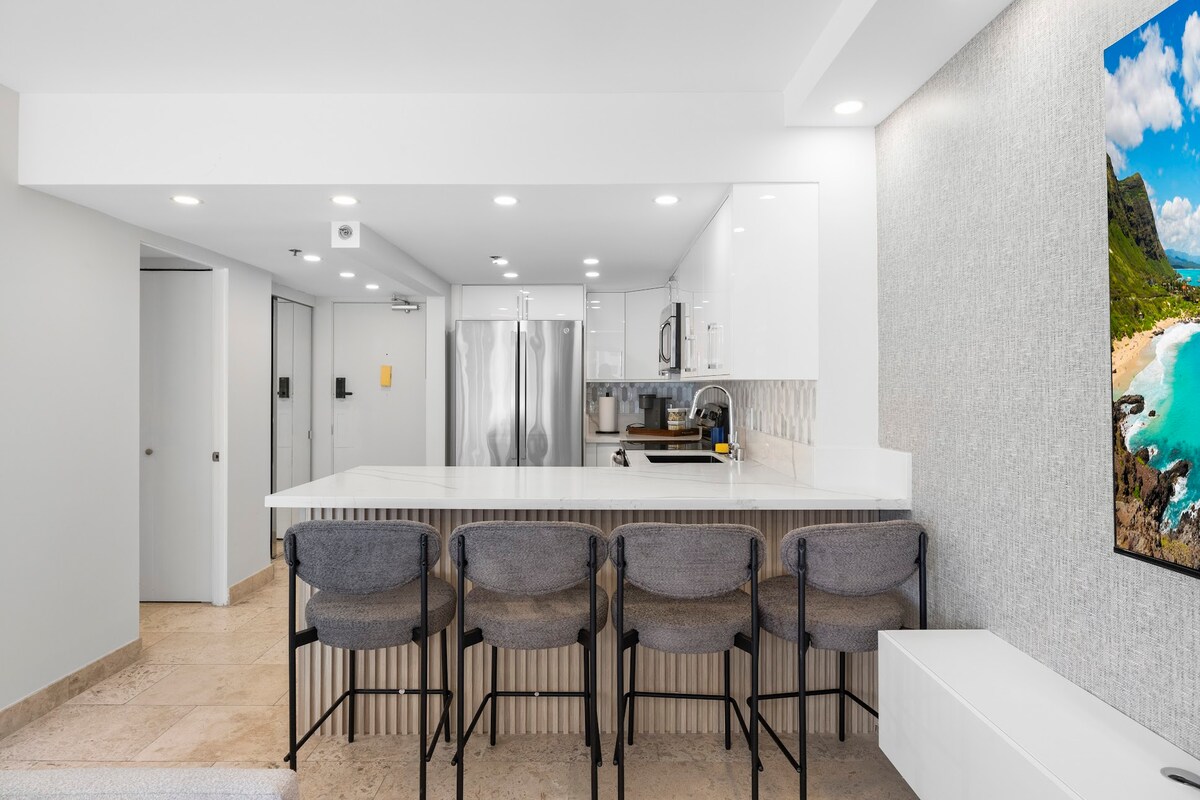 Beautiful Ilikai Condo with City and Ocean Views