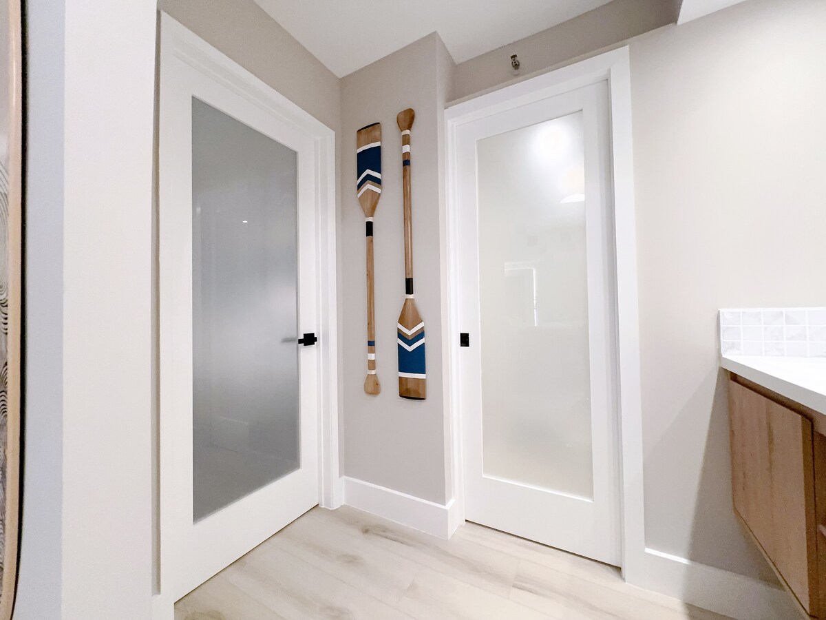 34th-High FL Mountain View Upscale 1BR w/Parking~