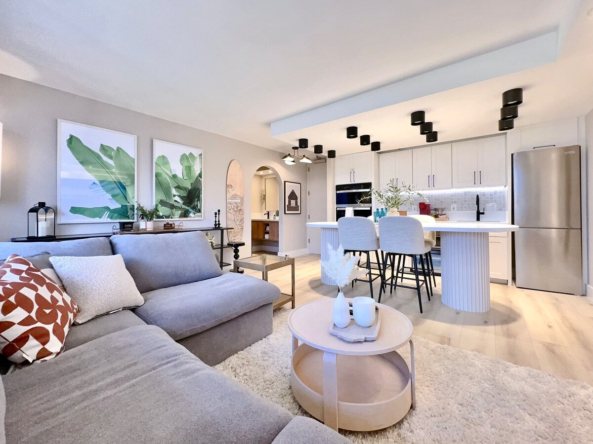 34th-High FL Mountain View Upscale 1BR w/Parking~