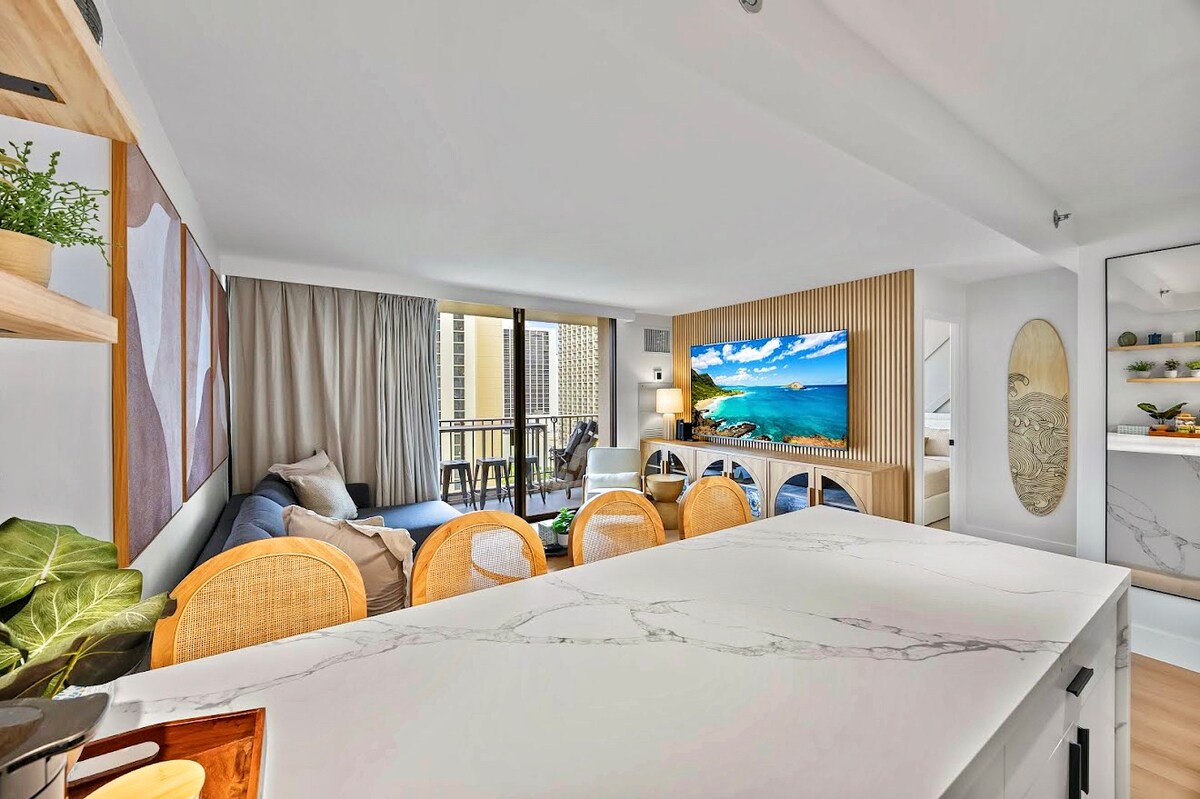 15F-Beautiful Escape-1BR Condo-w/Parking|Pool|Gym