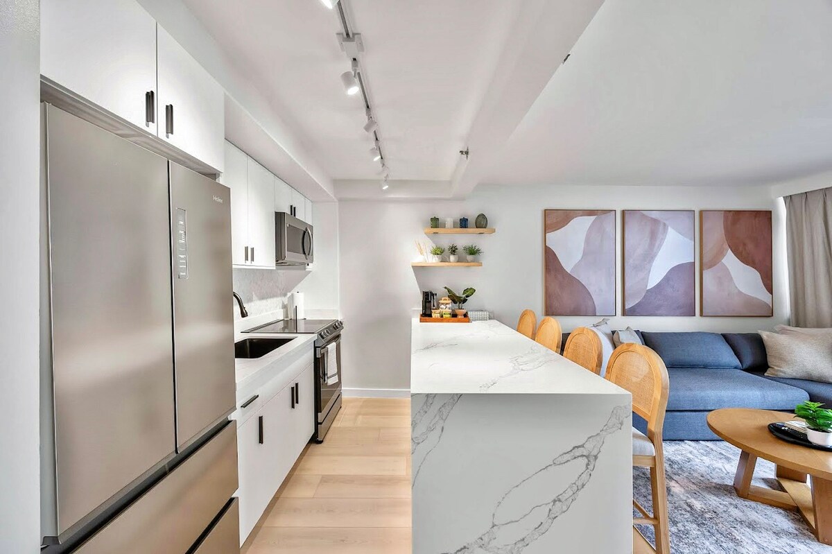 15F-Beautiful Escape-1BR Condo-w/Parking|Pool|Gym