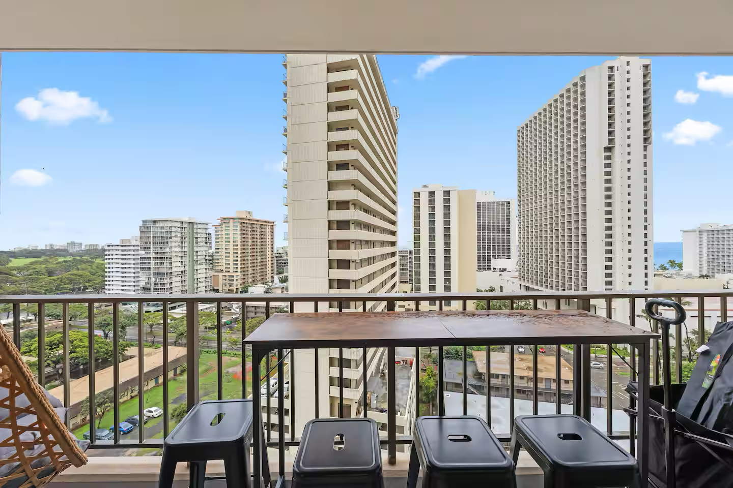 15F-Beautiful Escape-1BR Condo-w/Parking|Pool|Gym