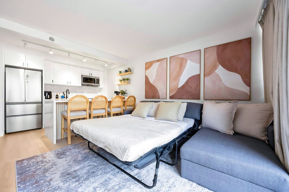 15F-Beautiful Escape-1BR Condo-w/Parking|Pool|Gym