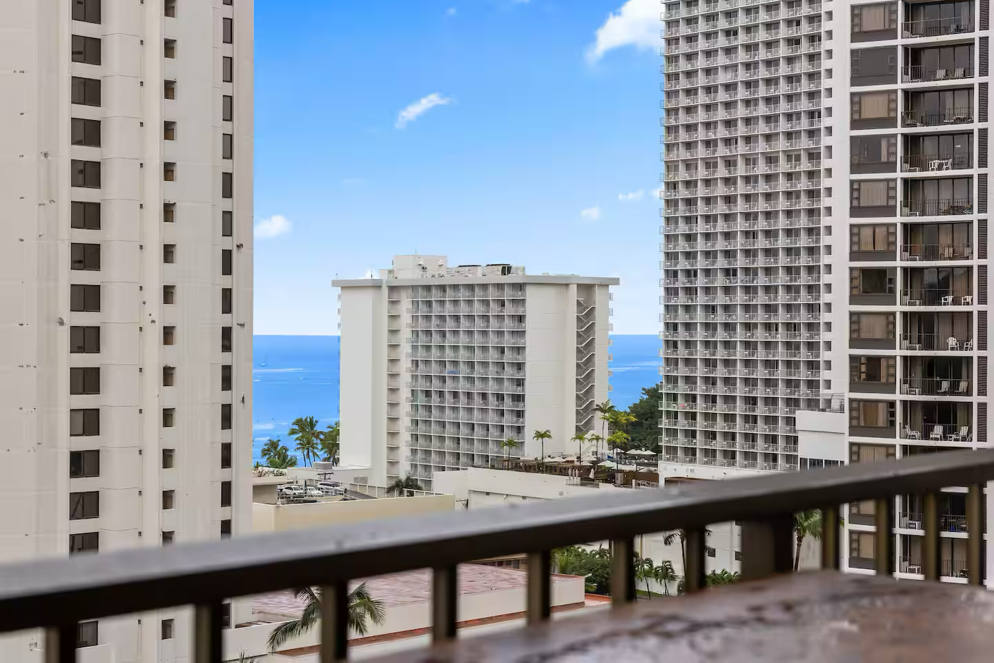 15F-Beautiful Escape-1BR Condo-w/Parking|Pool|Gym