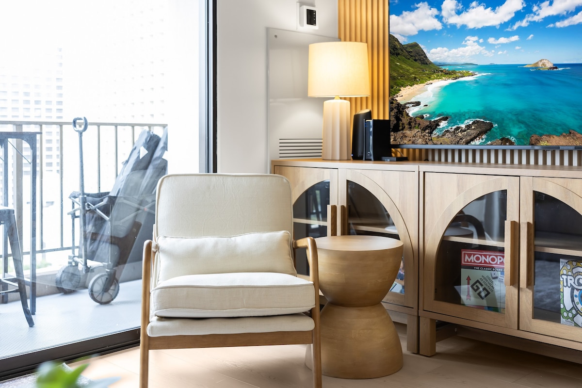 15F-Beautiful Escape-1BR Condo-w/Parking|Pool|Gym