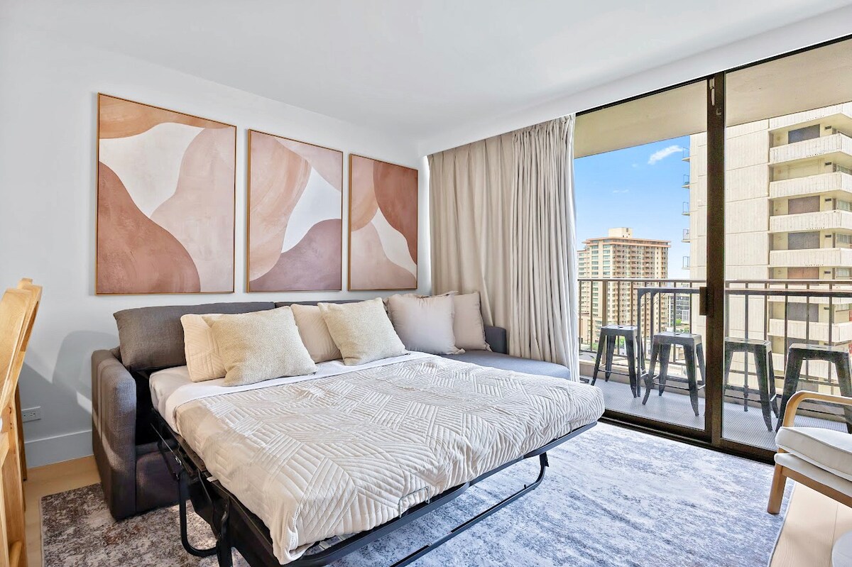 15F-Beautiful Escape-1BR Condo-w/Parking|Pool|Gym