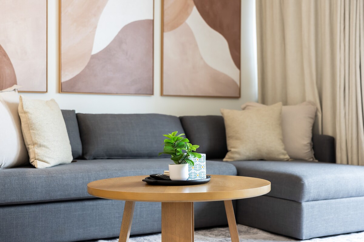 15F-Beautiful Escape-1BR Condo-w/Parking|Pool|Gym