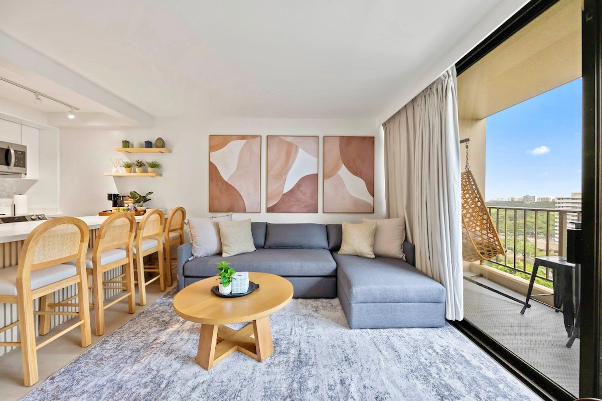 15F-Beautiful Escape-1BR Condo-w/Parking|Pool|Gym