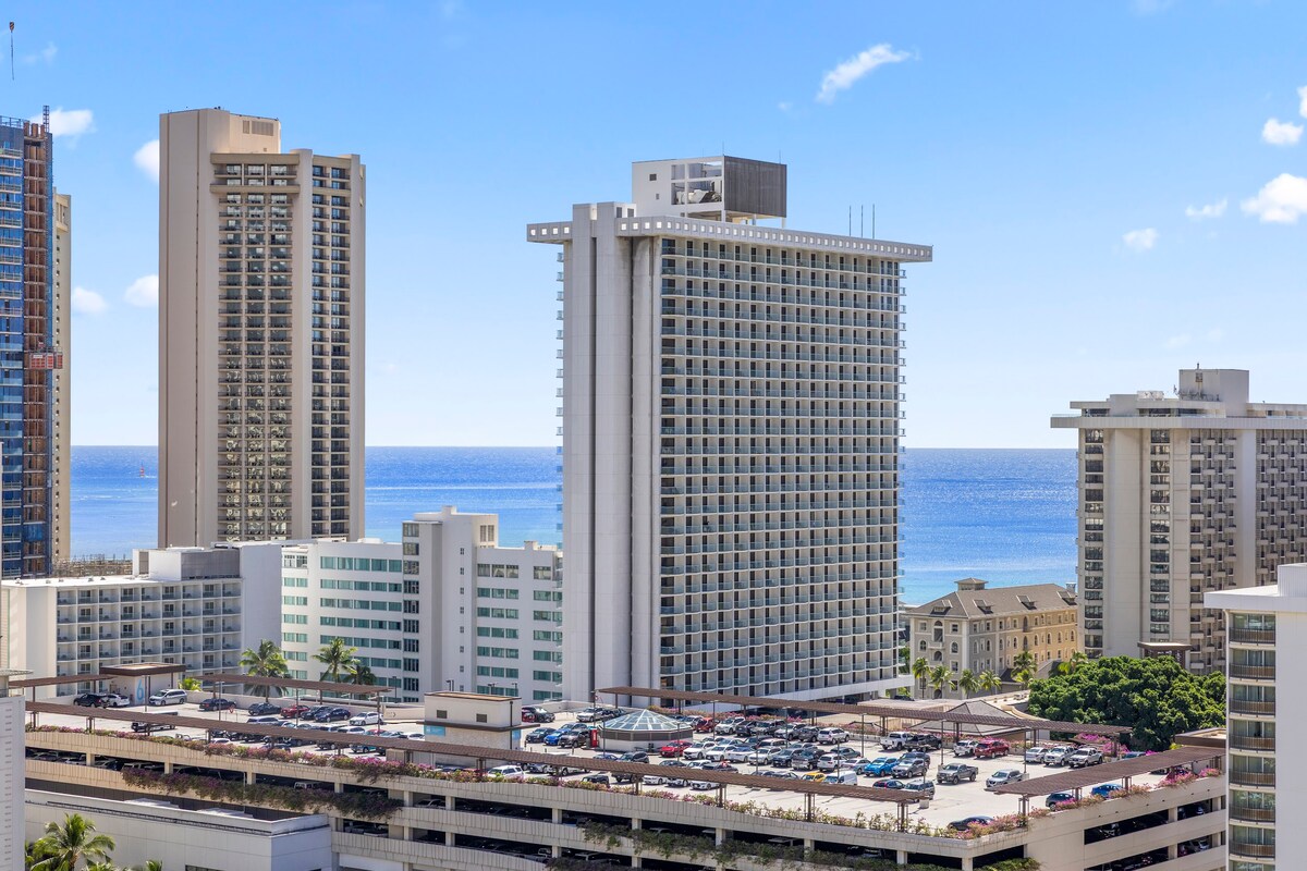 24F-Stunning Studio/Partial Ocean View-Waikiki